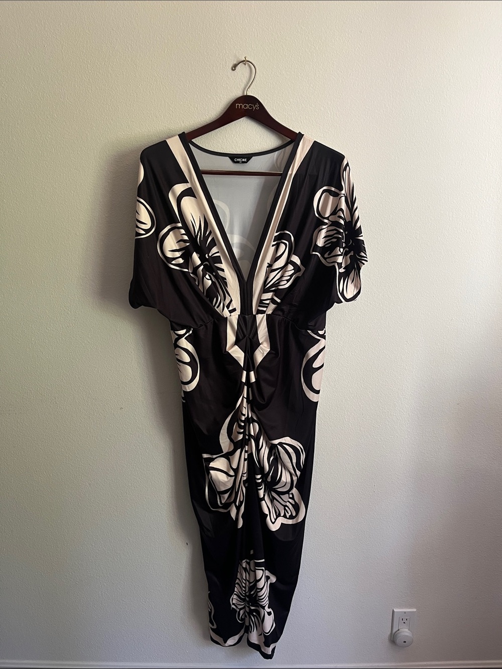 Black & Cream Floral V-Neck Maxi Dress